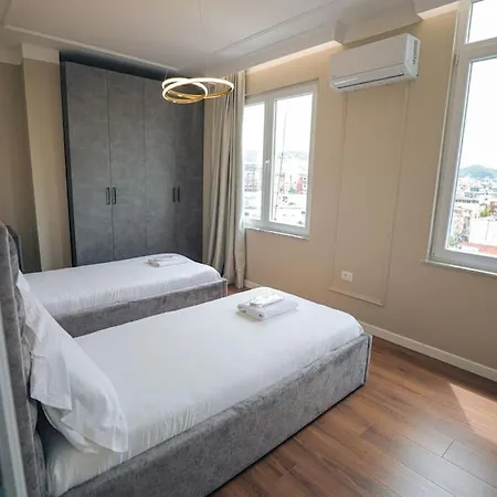 Miku Apartment-upscale 2bdr With A Spectacular View * ティラナ