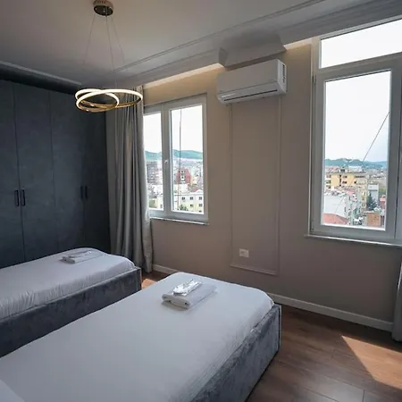 Miku Apartment-upscale 2bdr With A Spectacular View ティラナ