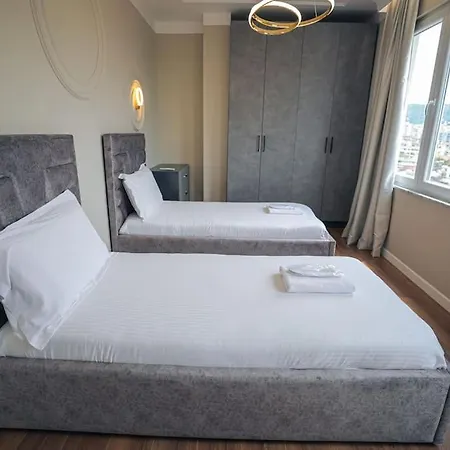 Miku Apartment-upscale 2bdr With A Spectacular View ティラナ