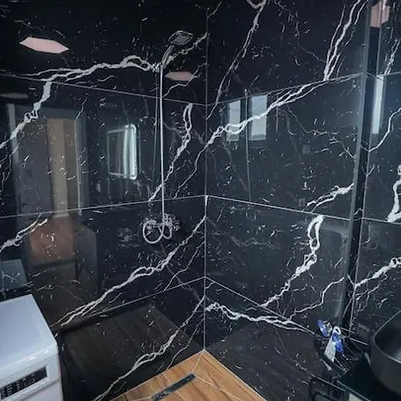 Miku Apartment-upscale 2bdr With A Spectacular View ティラナ